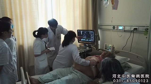 室壁瘤病人床前检查